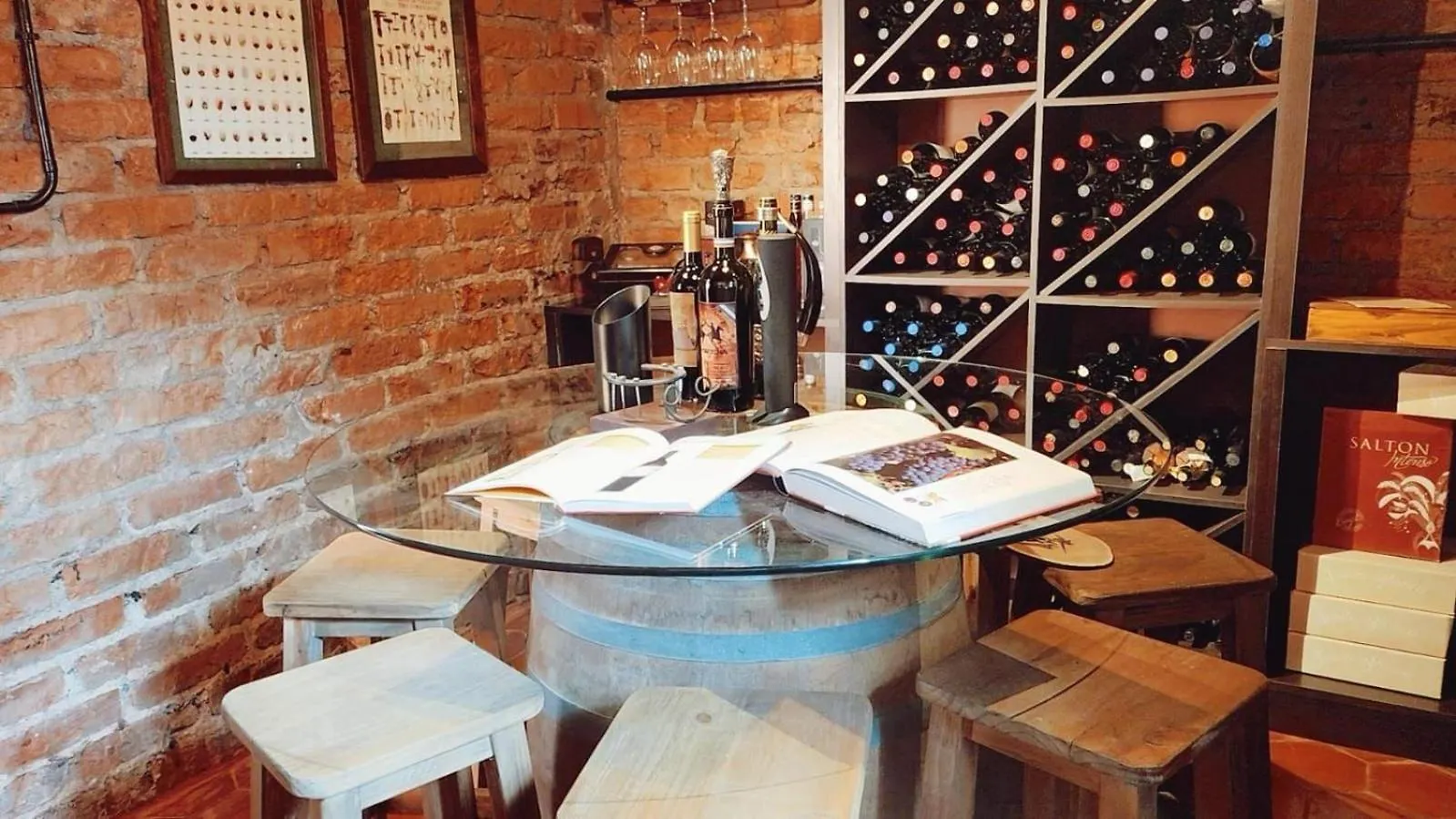 Hotel Boutique Casa & Cava Mendoza