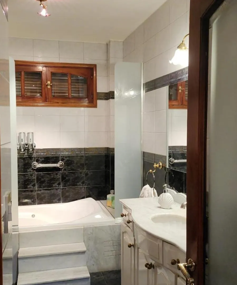 Hotel Boutique Casa & Cava Mendoza