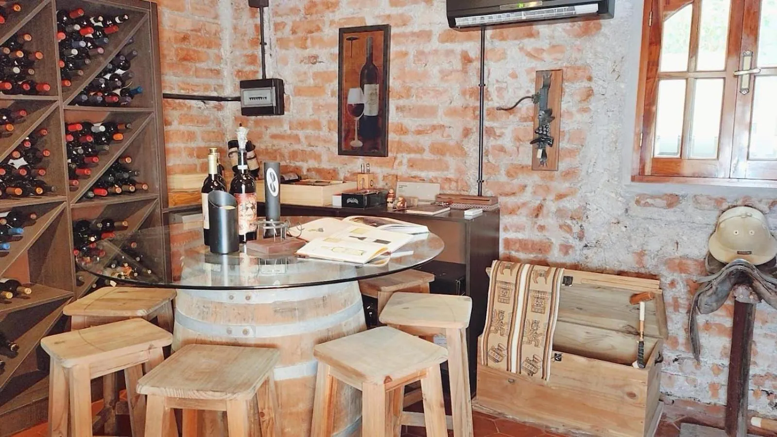 Hotel Boutique Casa & Cava Mendoza 4*,